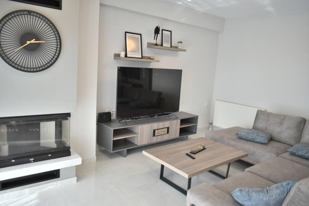 Modern Luxury Suite Kardítsa Eksteriør bilde