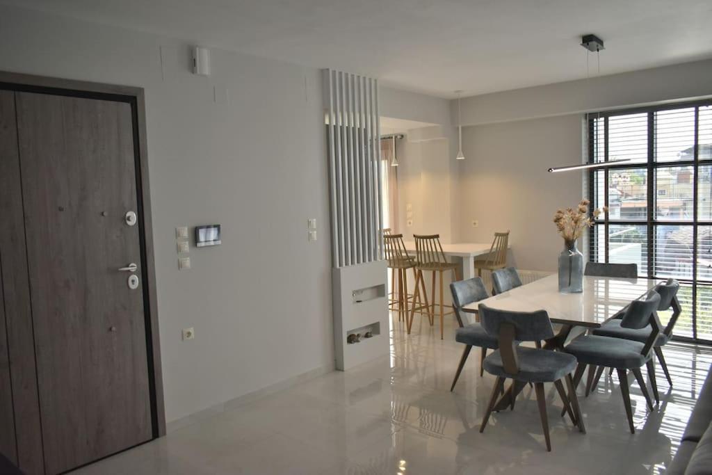 Modern Luxury Suite Kardítsa Eksteriør bilde