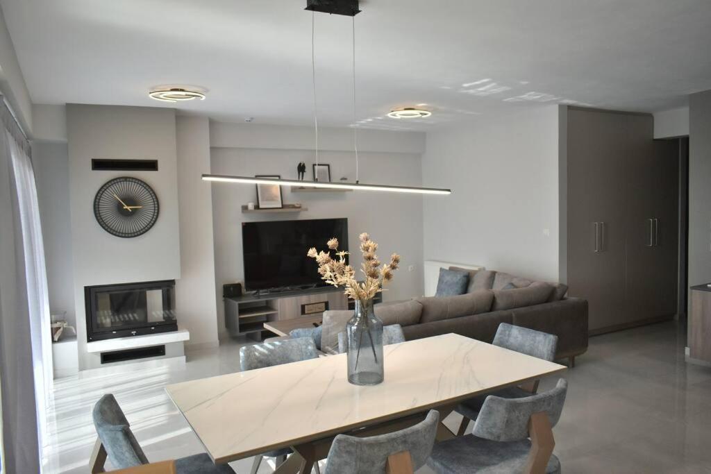 Modern Luxury Suite Kardítsa Eksteriør bilde