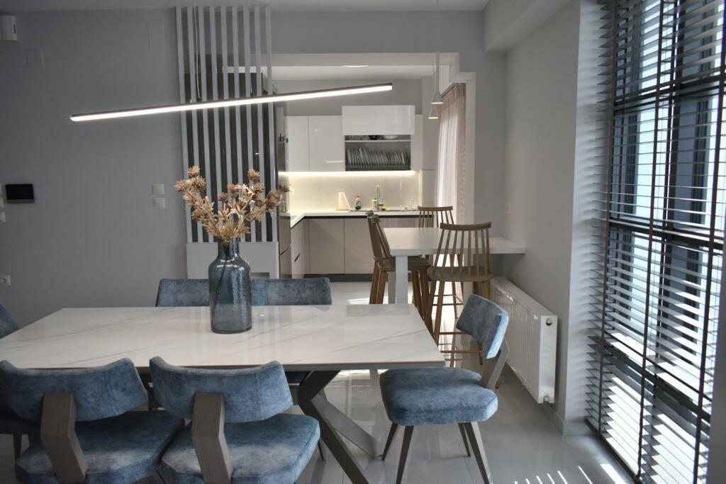 Modern Luxury Suite Kardítsa Eksteriør bilde