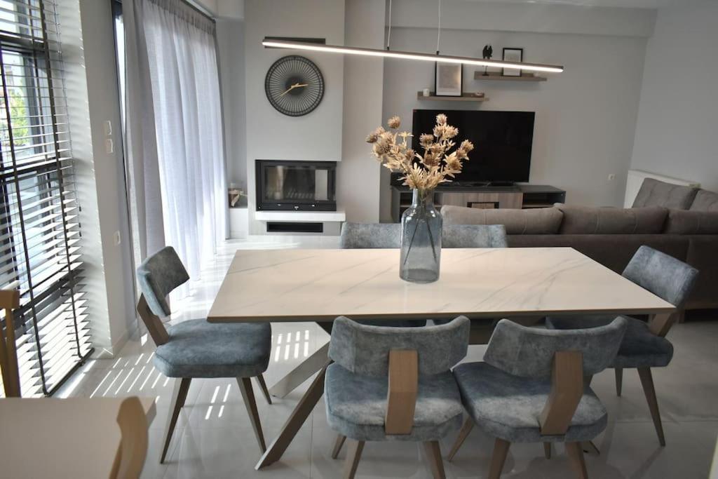 Modern Luxury Suite Kardítsa Eksteriør bilde