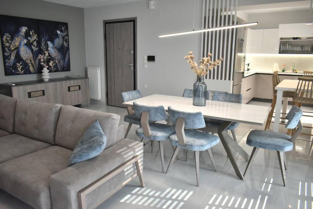 Modern Luxury Suite Kardítsa Eksteriør bilde